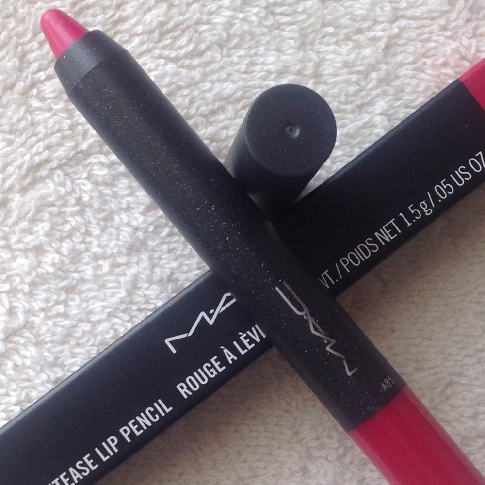 MAC Velvetease Lip Pencil, shade Just My Type